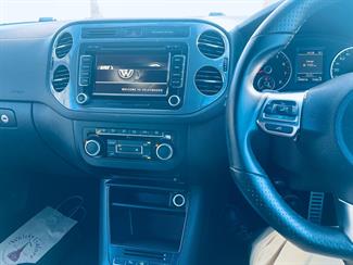 2014 Volkswagen Tiguan - Thumbnail