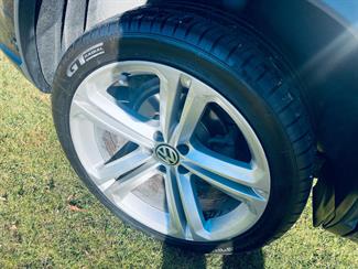 2014 Volkswagen Tiguan - Thumbnail