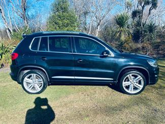 2014 Volkswagen Tiguan - Thumbnail
