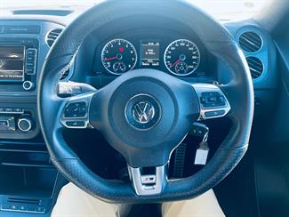 2014 Volkswagen Tiguan - Thumbnail