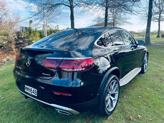 2019 Mercedes-Benz GLC 300 - Thumbnail