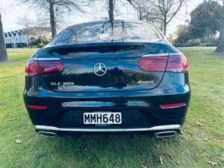 2019 Mercedes-Benz GLC 300 - Thumbnail