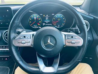 2019 Mercedes-Benz GLC 300 - Thumbnail