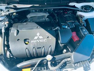 2006 Mitsubishi Outlander - Thumbnail