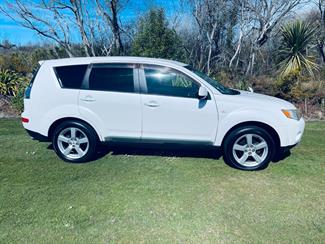 2006 Mitsubishi Outlander - Thumbnail