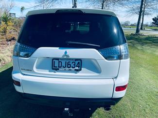 2006 Mitsubishi Outlander - Thumbnail