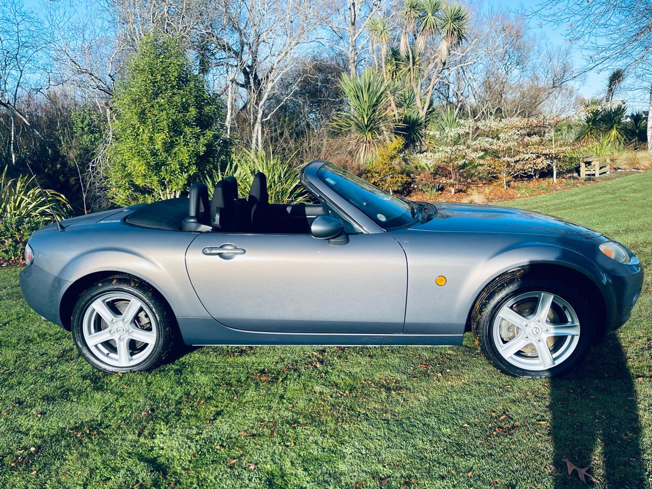2006 Mazda Roadster