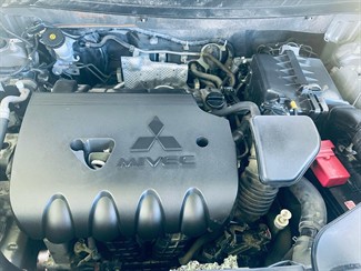 2014 Mitsubishi Outlander - Thumbnail