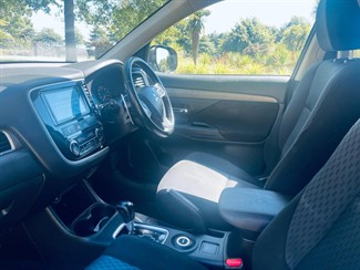 2014 Mitsubishi Outlander - Thumbnail